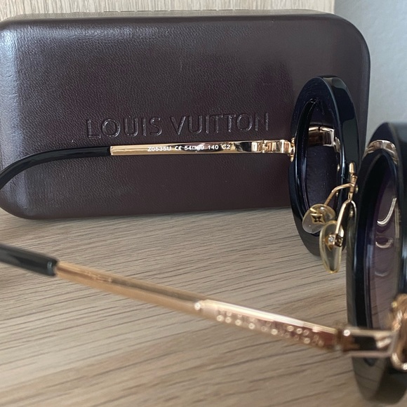 VINTAGE Louis Vuitton Round Black Sunglasses - Picture 5 of 10